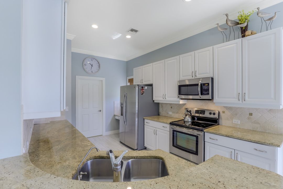 24761 Goldcrest Dr, Bonita Springs, FL 34134