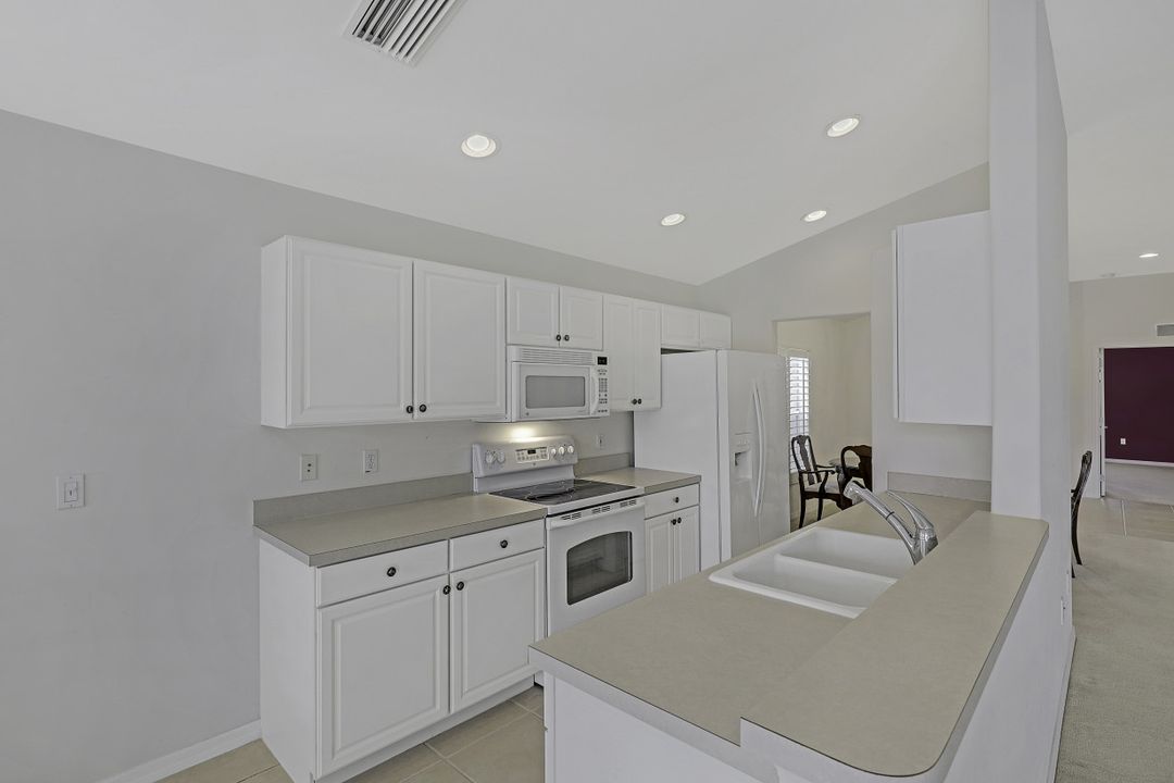 2432 Woodbourne Pl, Cape Coral, FL 33991