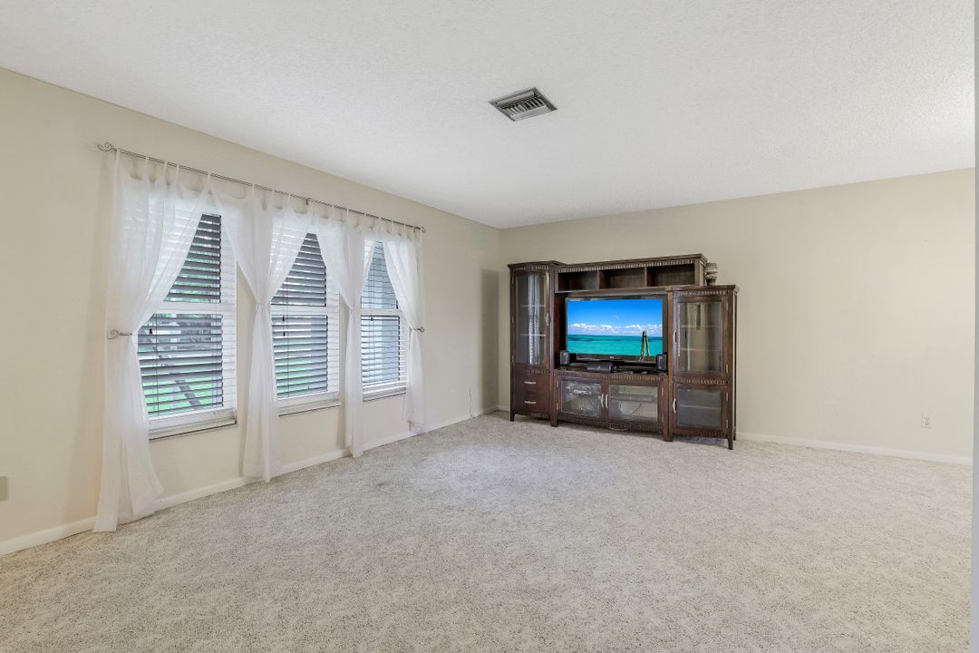 114 SE 7th St, Cape Coral, FL 33990