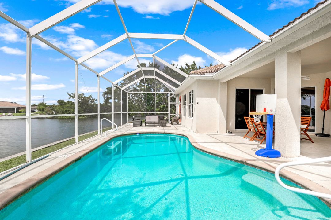 118 NE 21st Ave, Cape Coral, FL 33909