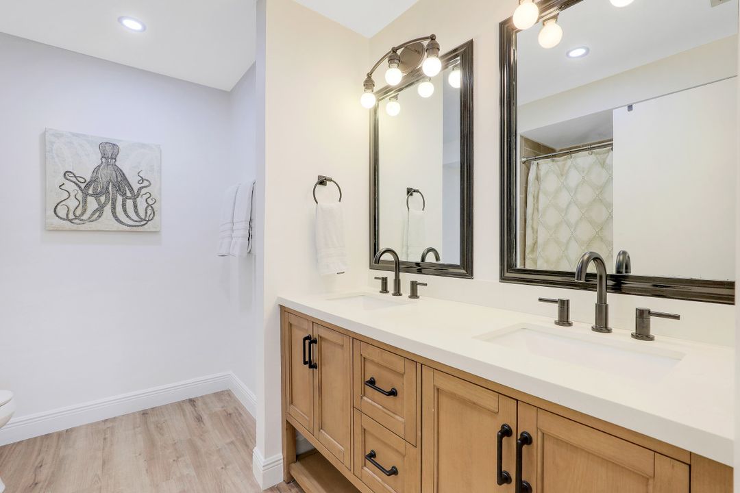 580 105th Ave N, Naples, FL 34108