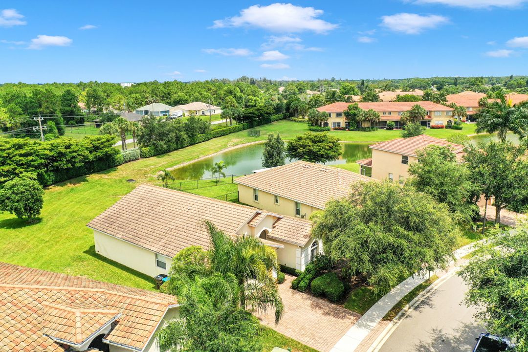 3560 Dandolo Cir, Cape Coral, FL 33909