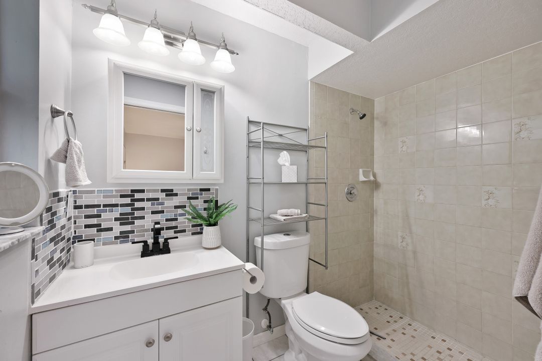 1909 SE 8th Ave, Cape Coral, FL 33990