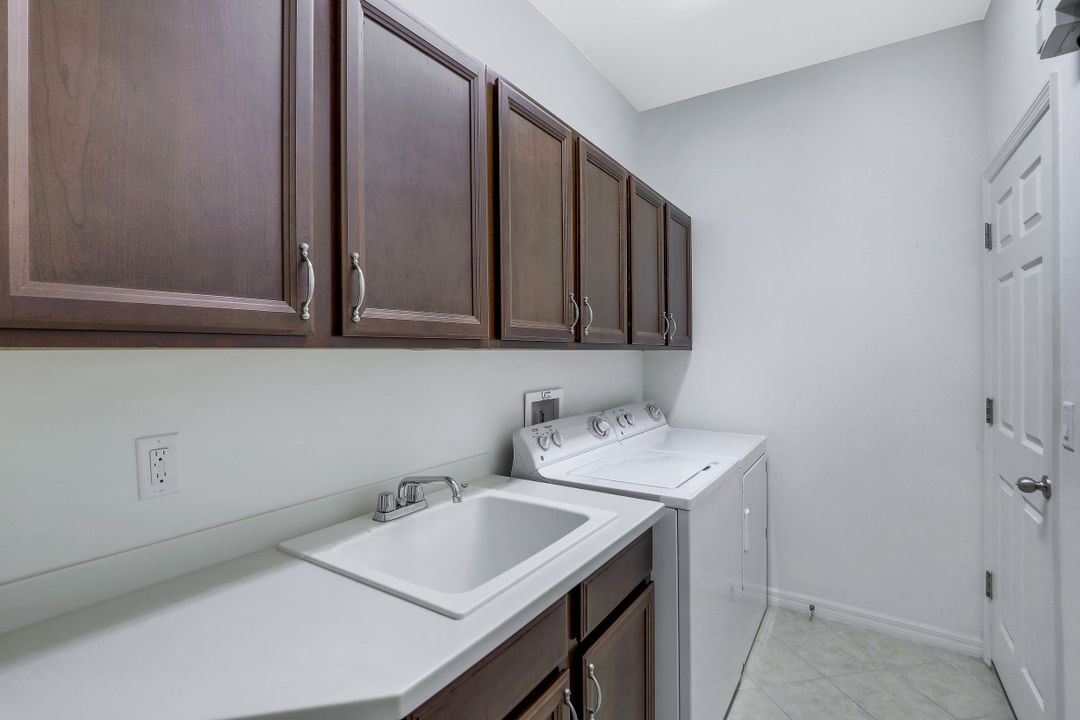 2632 Maraval Ct, Cape Coral, FL 33991