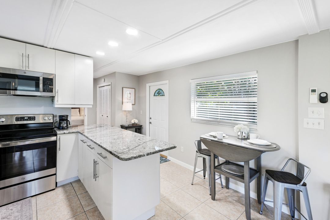 10095 7th St N #1, Naples, FL 34108