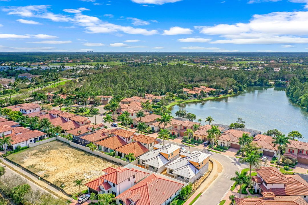 7968 Cordoba Pl, Naples, FL 34113