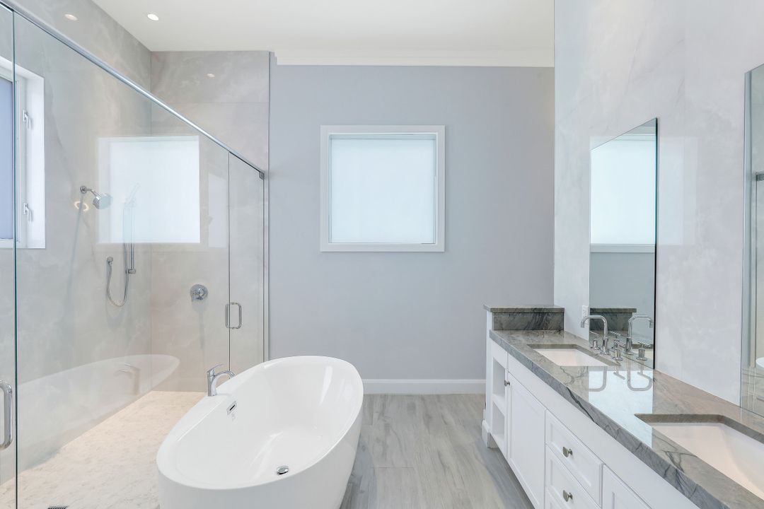 859 92nd Ave N, Naples, FL 34108