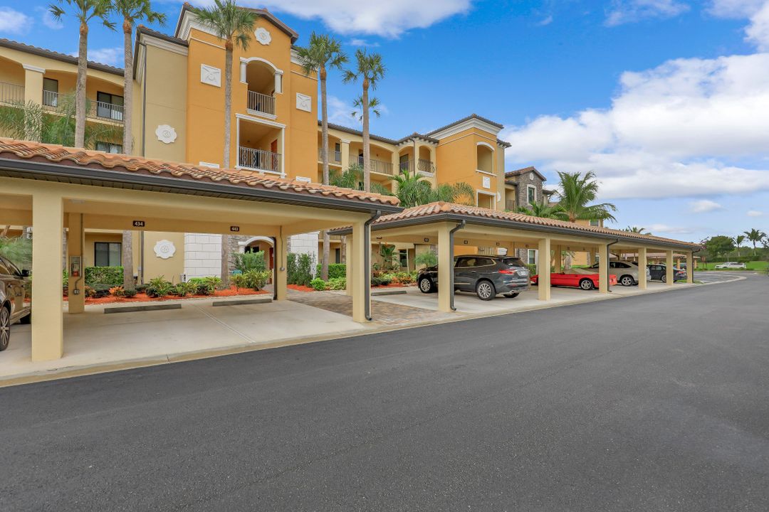 9727 Acqua Ct #415, Naples, FL 34113