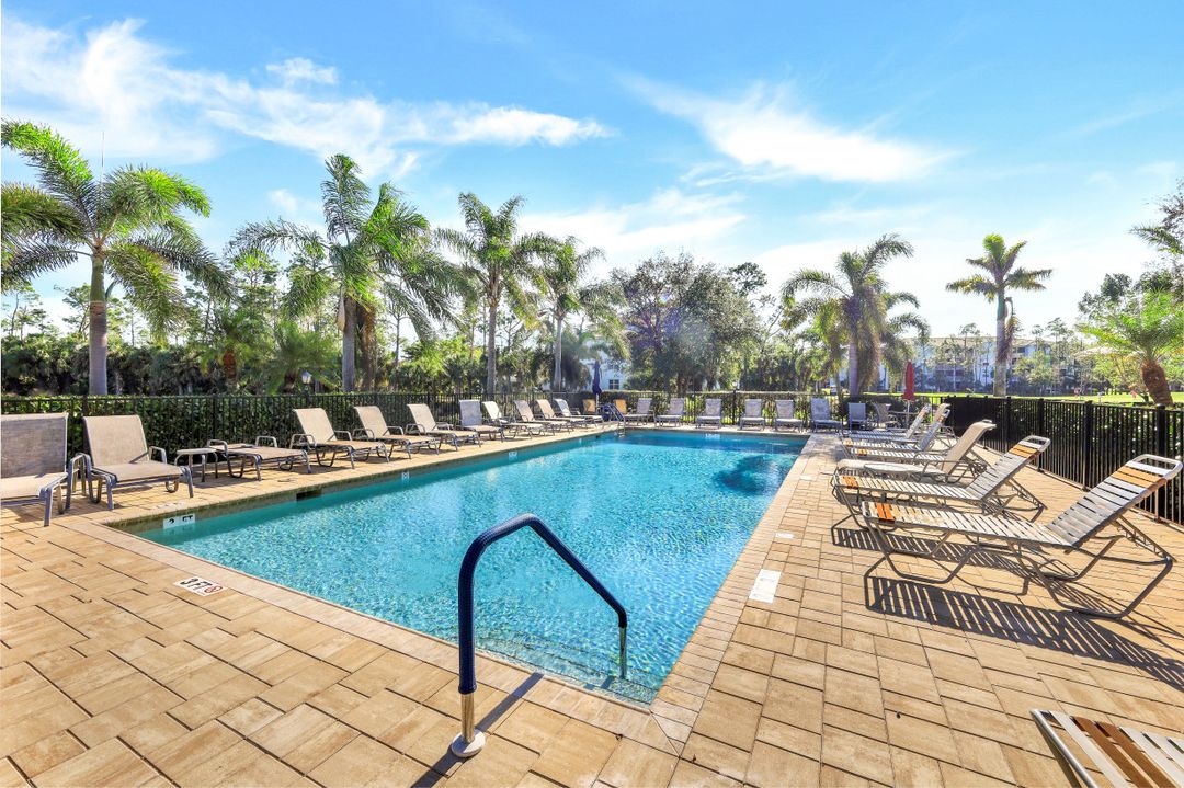 3993 Bishopwood Ct E #206, Naples, FL 34114