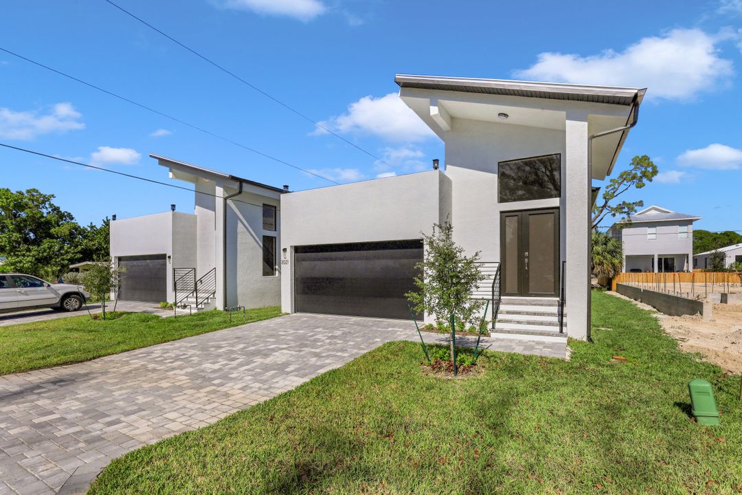 3021 Lunar St, Naples, FL 34112