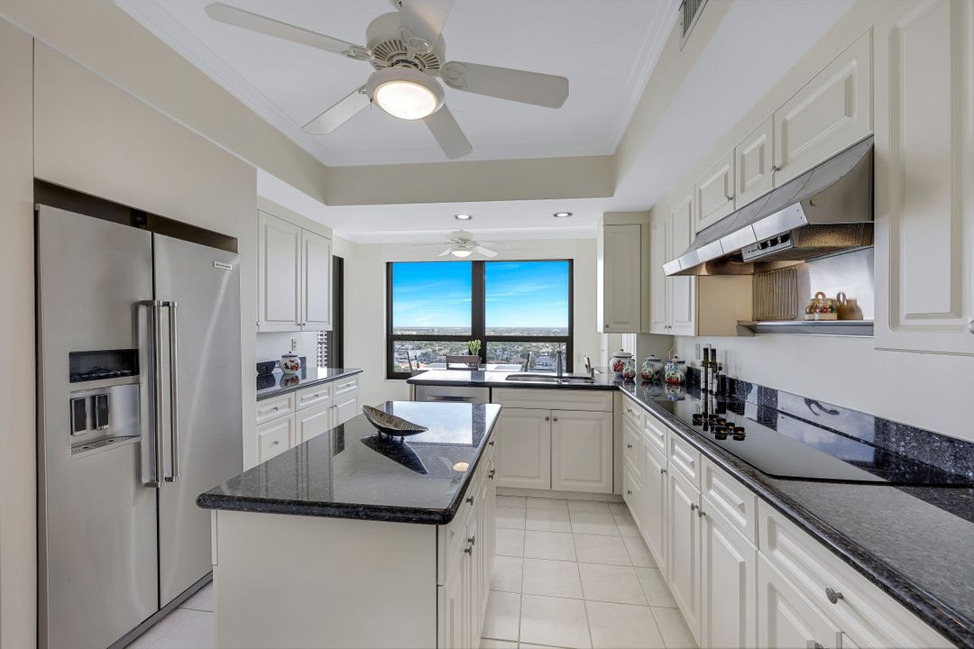 4301 Gulf Shore Blvd N #1700, Naples, FL 34103