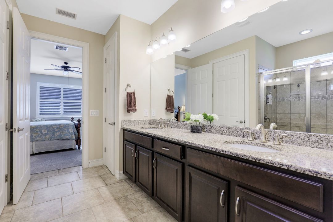 3121 Amadora Cir, Cape Coral, FL 33909