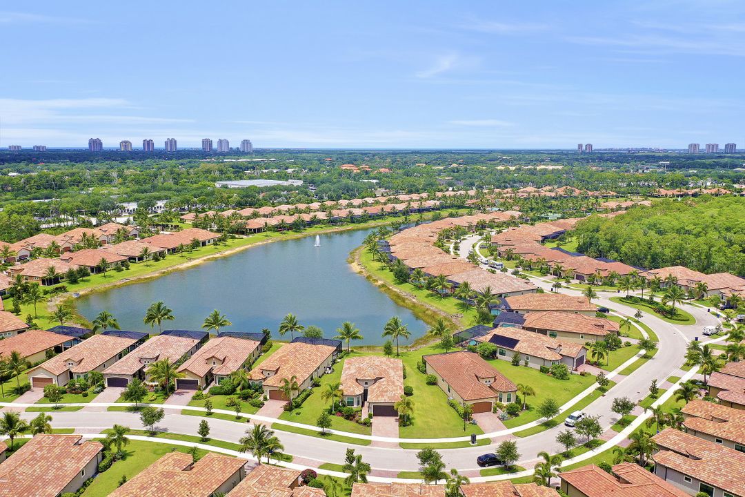 9220 Isla Bella Cir, Bonita Springs, FL 34135