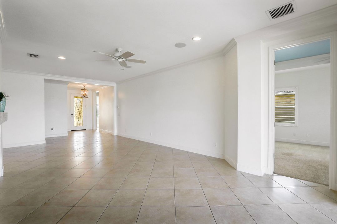 14559 Grapevine Dr, Naples, FL 34114