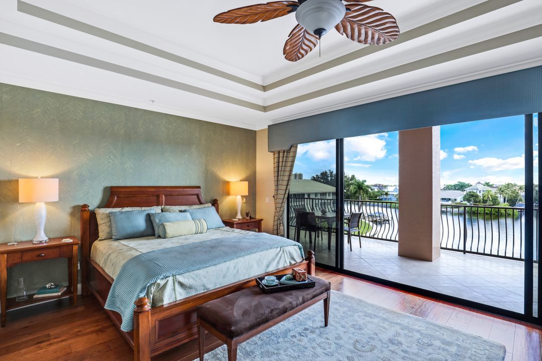 10620 Gulf Shore Dr #401, Naples, FL 34108