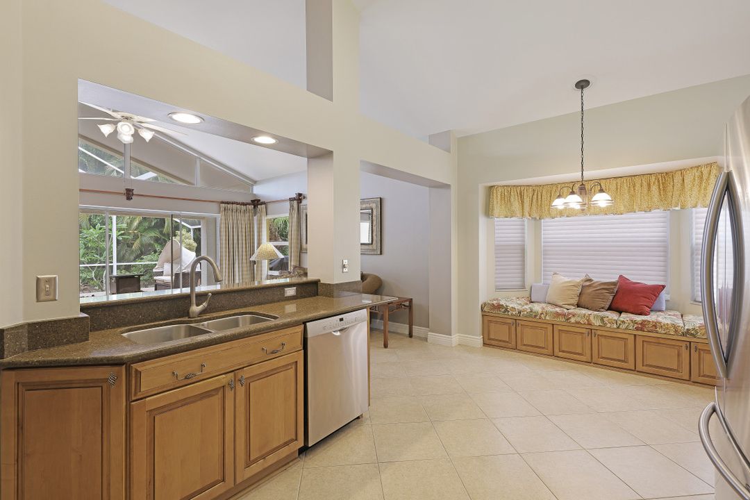 371 Pindo Palm Dr, Naples, FL 34104