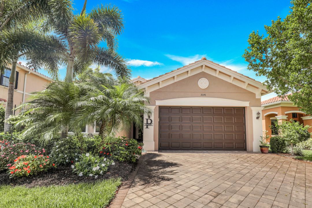 3646 Santaren Ct, Naples, FL 34119