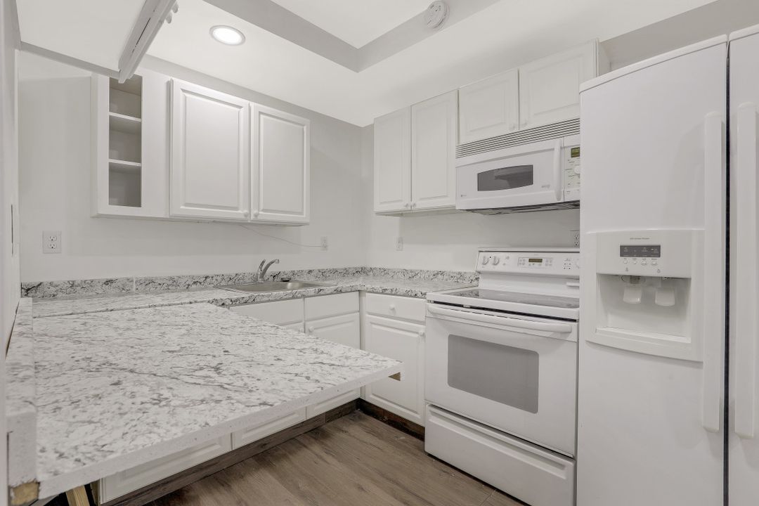 3660 20th Ave SE, Naples, FL 34117