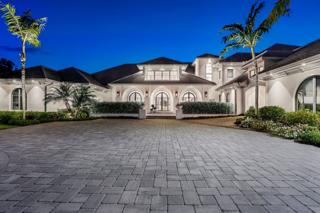 705 Myrtle Rd, Naples, FL 34108