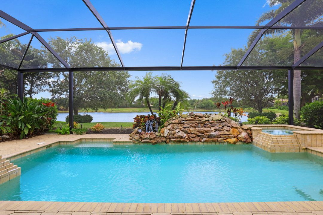 10590 Glen Lakes Dr, Bonita Springs, FL 34135