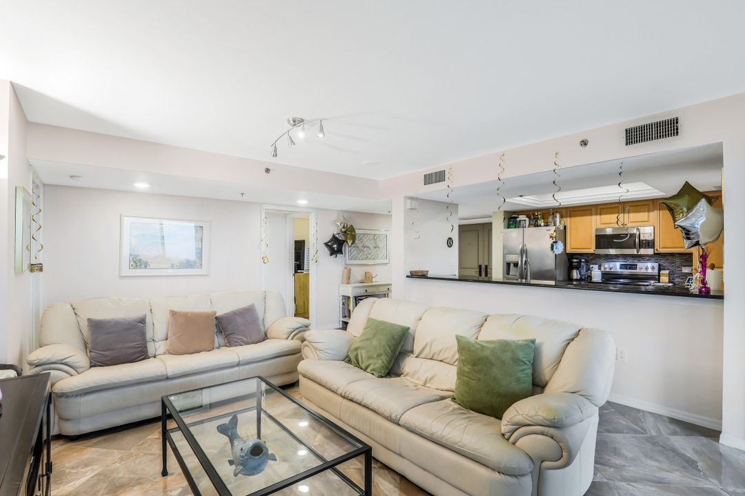 6585 Nicholas Blvd #703, Naples, FL 34108