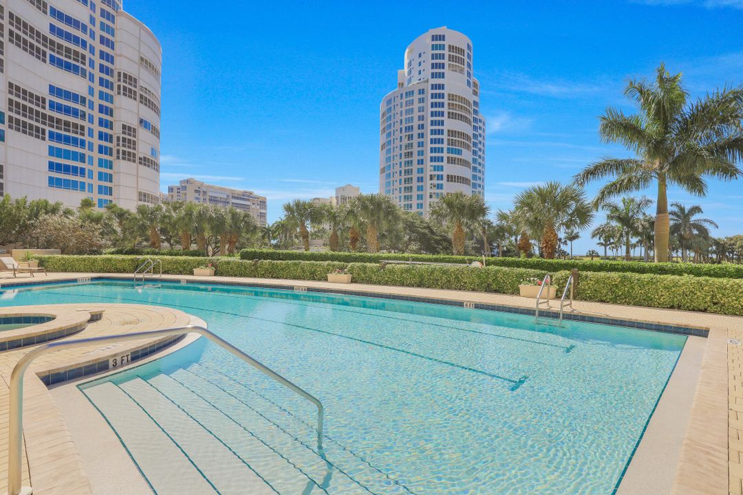 4201 Gulf Shore Blvd N #302, Naples, FL 34103