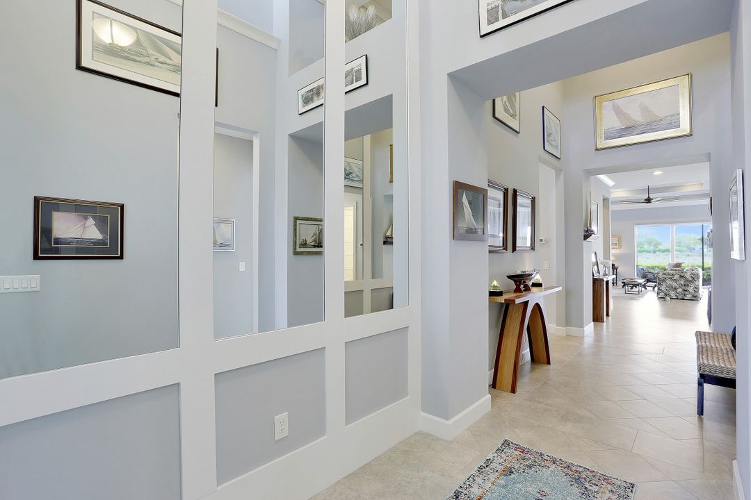 6462 Warwick Ave, Naples, FL 34113