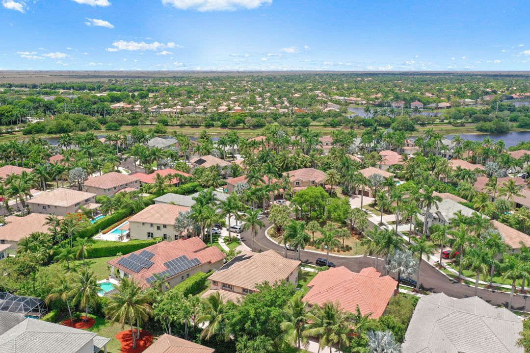 1886 Hidden Trail Ln, Weston, FL 33327