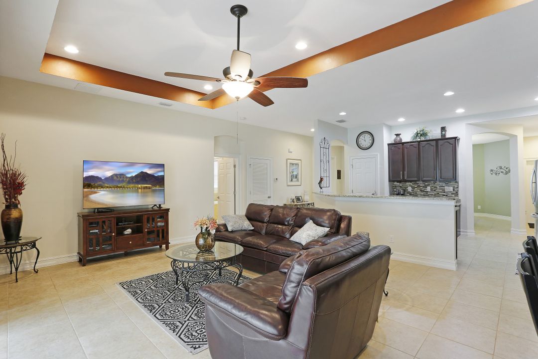 2548 Ashbury Cir, Cape Coral, FL 33991