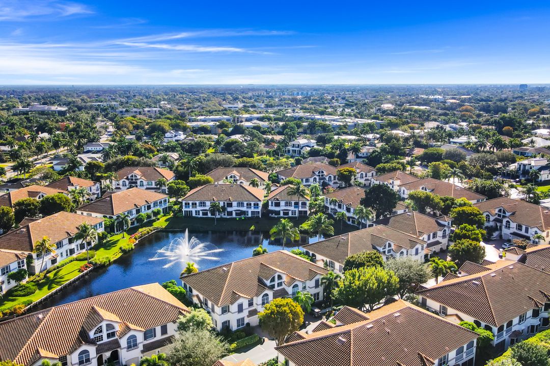 158 Colonade Cir, Naples, FL 34103