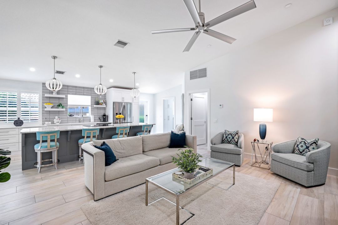 8404 Borboni Ct, Naples, FL 34114