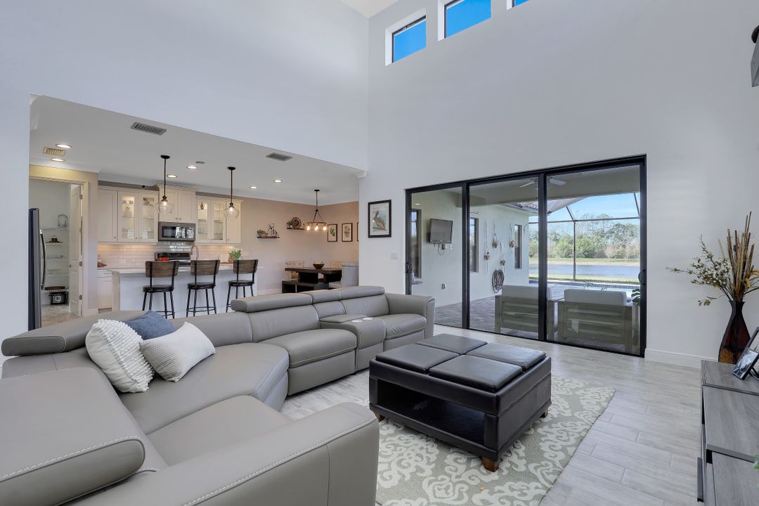 7742 Cypress Walk Dr, Fort Myers, FL 33966