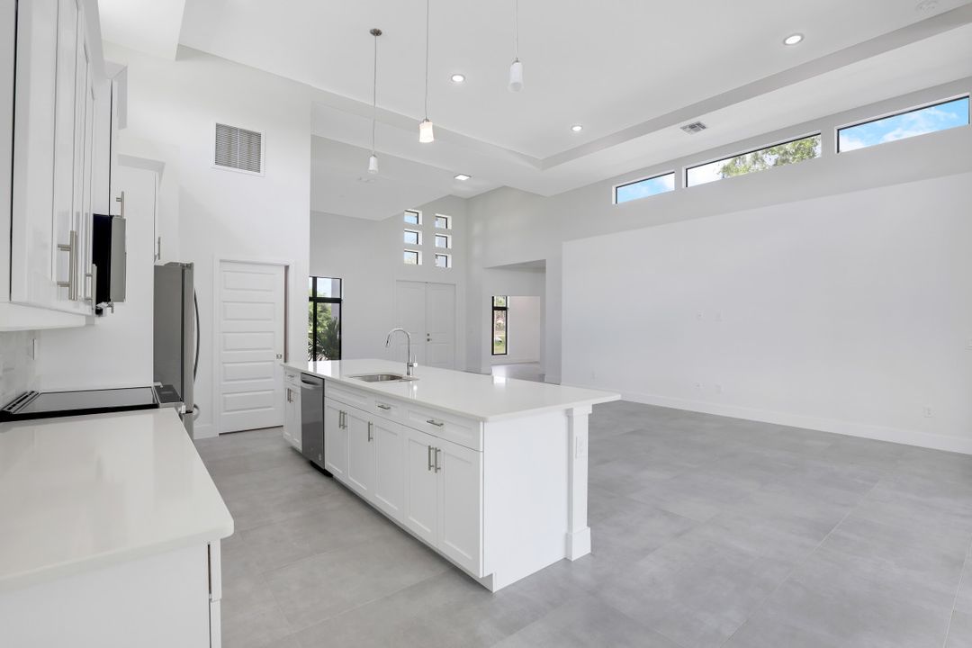 4312 18th Ave NE, Naples, FL 34120