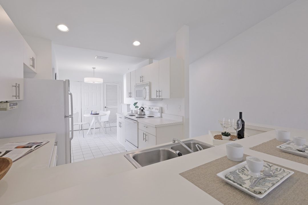 4940 Deerfield Way #203, Naples, FL 34110