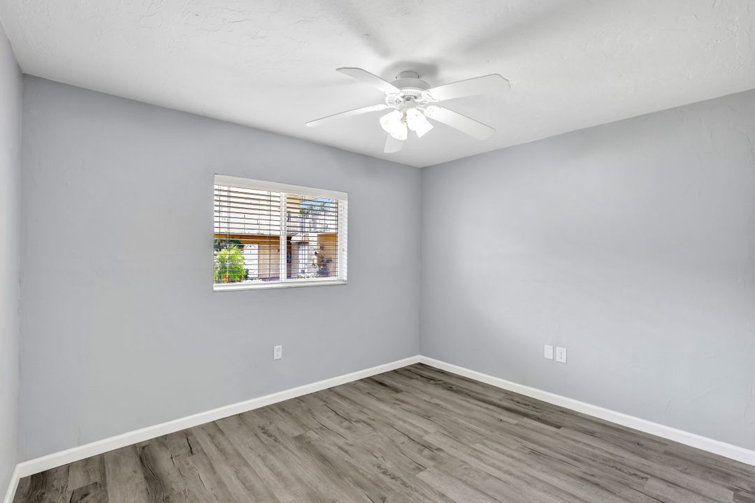 8071 Country Rd #106, Fort Myers, FL 33919