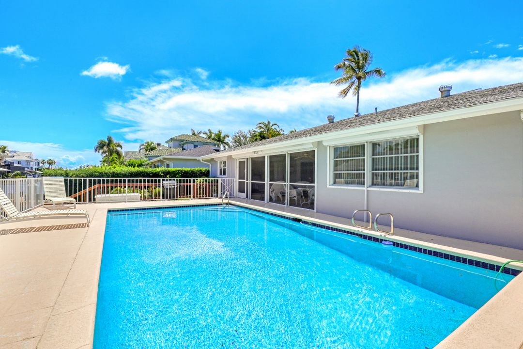 139 Bayview Ave, Naples, FL 34108