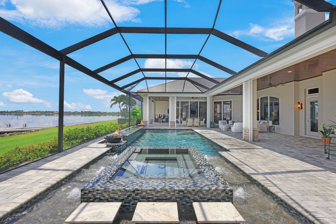 9337 Granite Ct, Naples, FL 34120