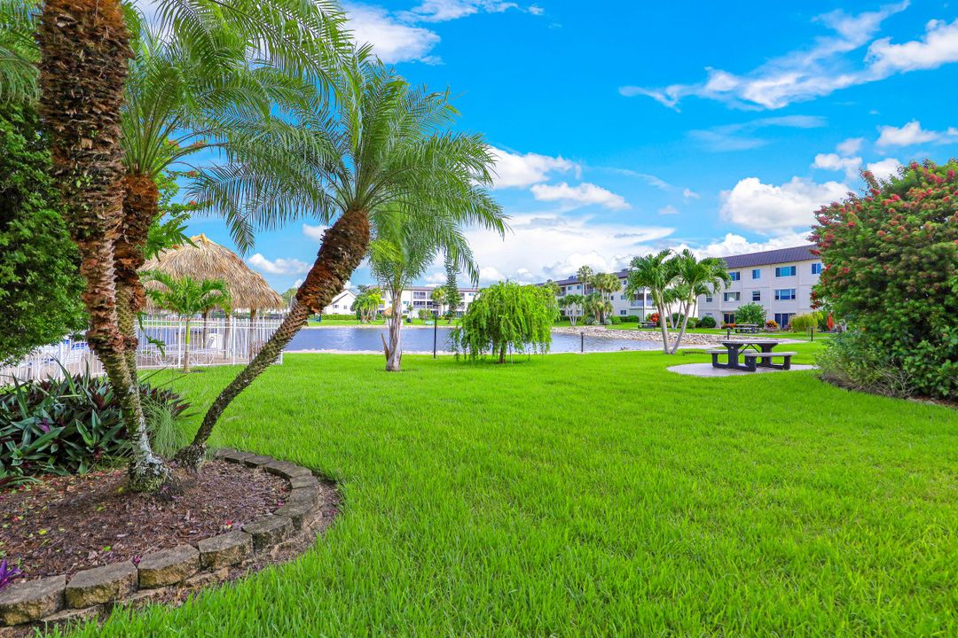 1010 Manatee Rd #B101, Naples, FL 34114