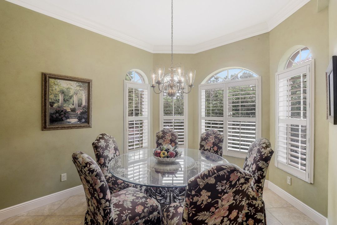 8453 Abbington Cir #821, Naples, FL 34108