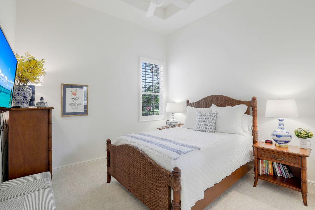 5666 Sago Ct, Naples, FL 34119