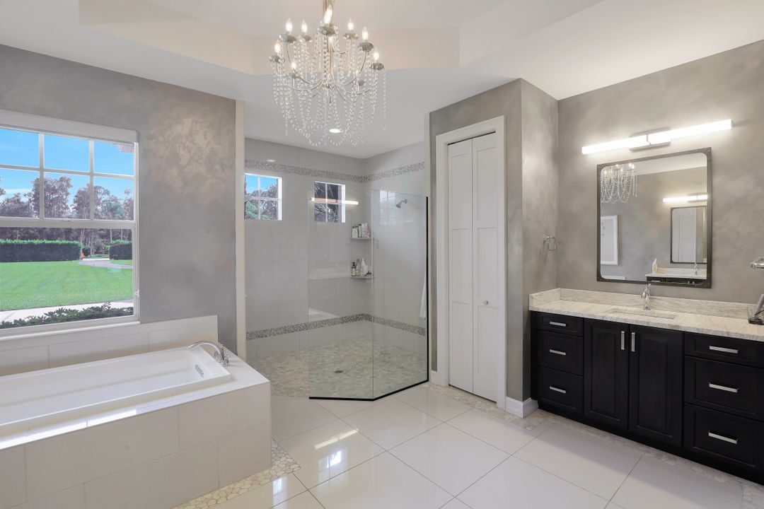 5931 Spanish Oaks Ln, Naples, FL 34119