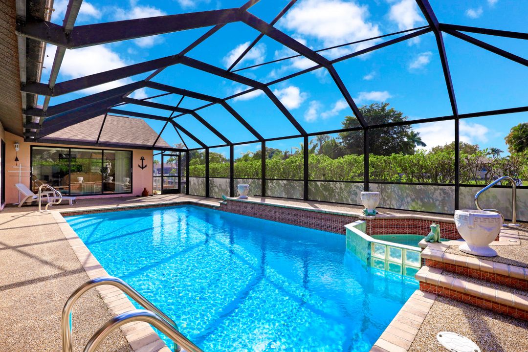 5208 SW 9th Pl, Cape Coral, FL 33914