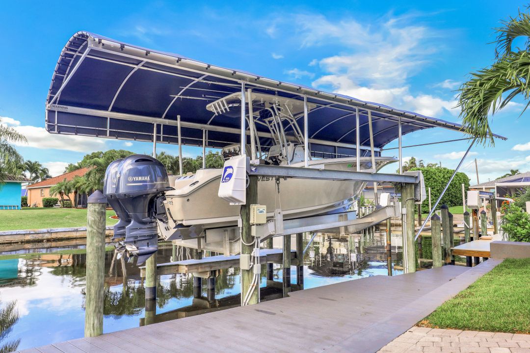 2010 SE 29th Ln, Cape Coral, FL 33904