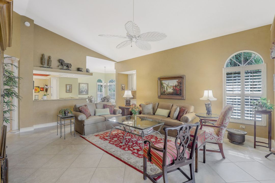 8453 Abbington Cir #821, Naples, FL 34108
