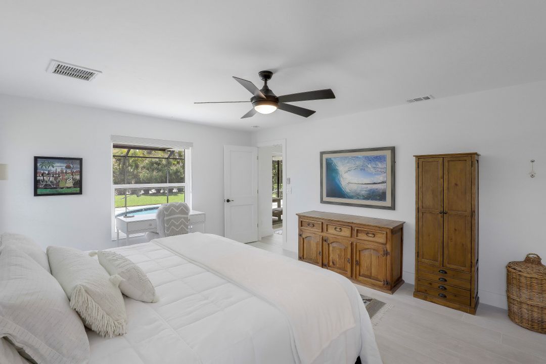 1010 Nottingham Dr, Naples, FL 34109