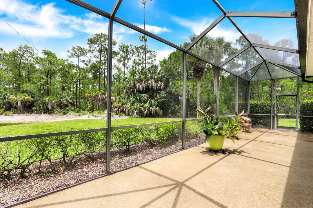 6082 Highwood Park Ct, Naples, FL 34110