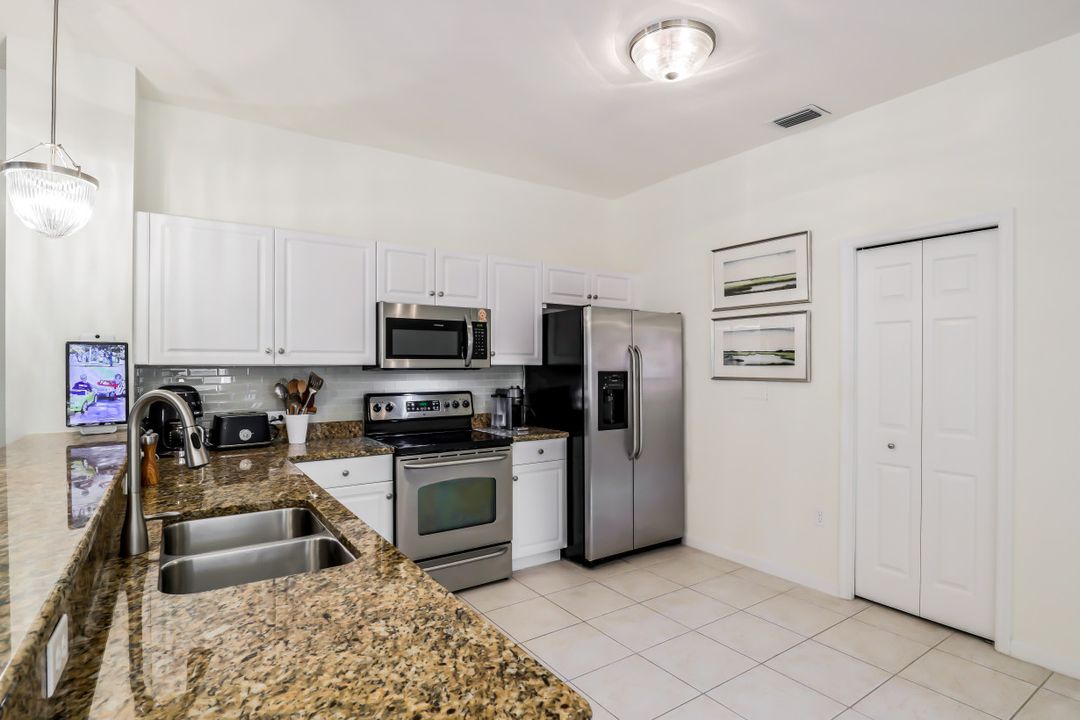 10020 Heather Ln #903, Naples, FL 34119