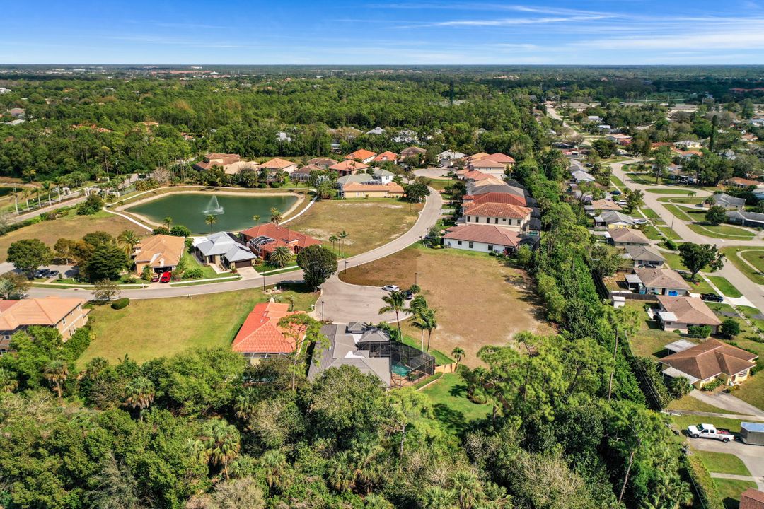 2892 Coco Lakes Pl, Naples, FL 34105