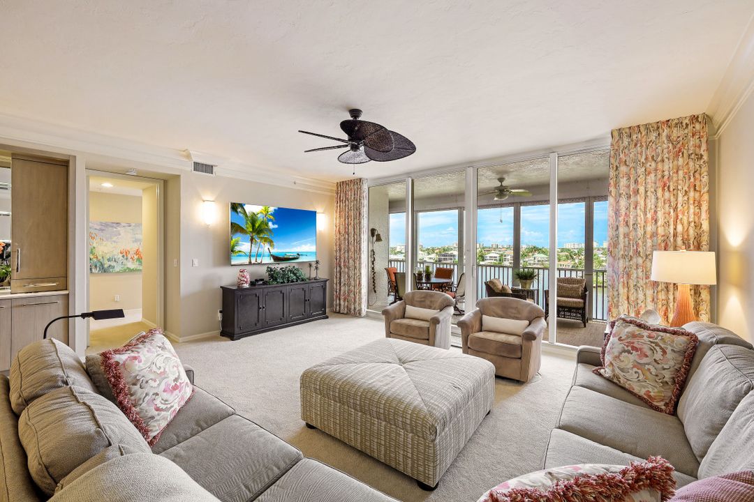 410 Flagship Dr #604, Naples, FL 34108