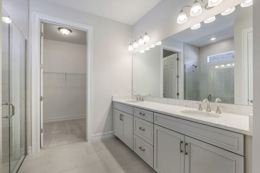 315 Tamarindo Ln, Naples, FL 34114